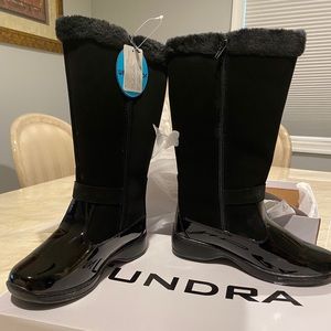 Black snow/rain boots